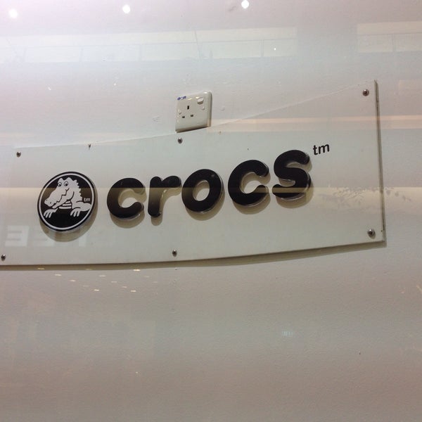 crocs aeon bukit indah