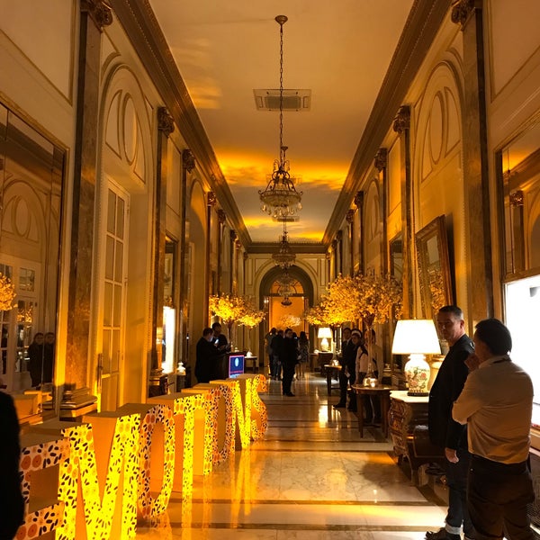 รูปภาพถ่ายที่ Alvear Palace Hotel โดย Sebastián V. เมื่อ 5/8/2019