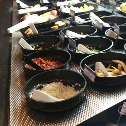 Sizzler みなとみらい21のアメリカ料理店