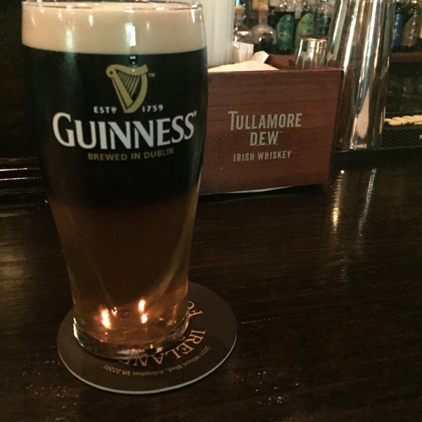 Foto tirada no(a) James Joyce Irish Pub por Wade W. em 6/11/2016