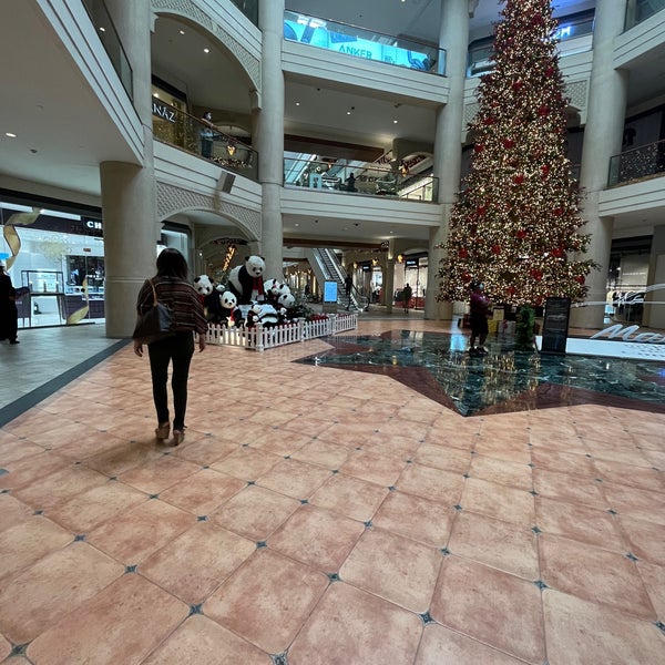11/20/2022にTrissie C.がPower Plant Mallで撮った写真