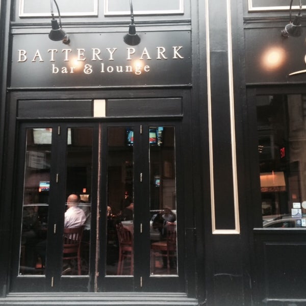 Foto tirada no(a) Battery Park Bar &amp; Lounge por Kevin V. em 8/11/2015