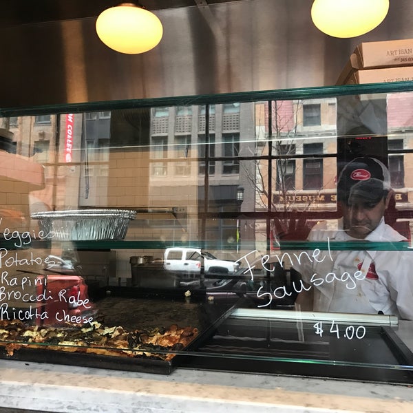 3/28/2017にKevin V.がPastoral - Artisan Pizza + Kitchen and Barで撮った写真