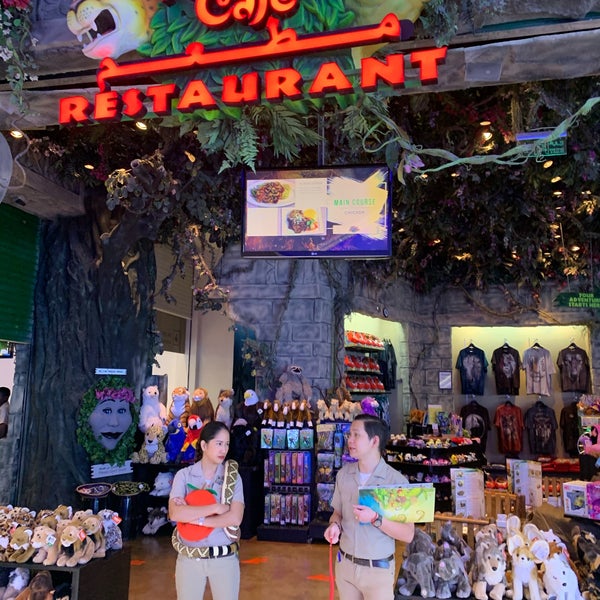 10/14/2019 tarihinde Kevin V.ziyaretçi tarafından Rainforest Cafe Dubai'de çekilen fotoğraf