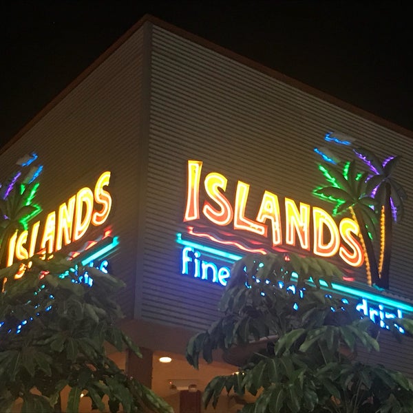 Foto tomada en Islands Restaurant  por Kevin V. el 5/17/2018