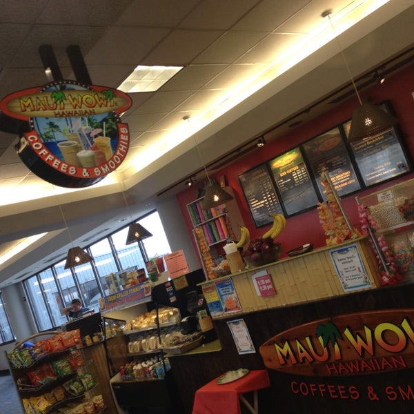 Photo taken at Maui Wowi Hawaiian Coffee &amp; Smoothies by Kevin V. on 8/17/2013