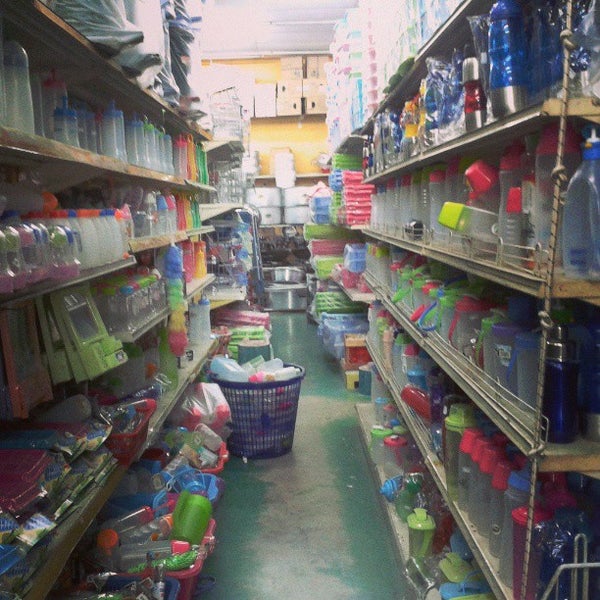 kedai bekas plastik di shah alam Eric Wright