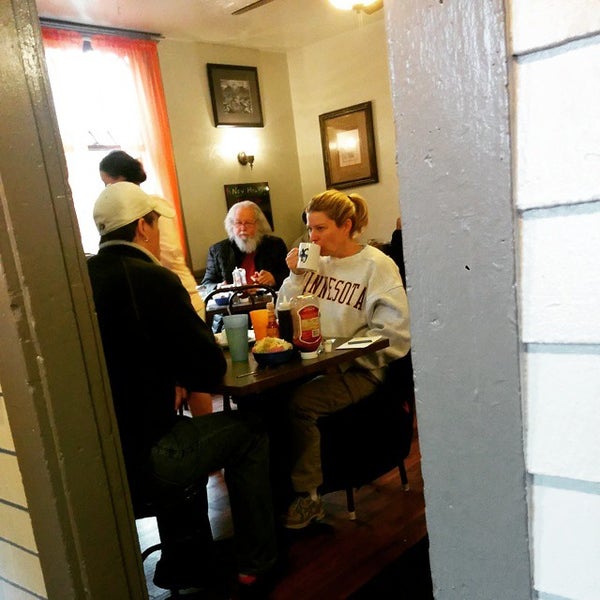 1/31/2015 tarihinde Matt M.ziyaretçi tarafından Mountain Shadows Restaurant'de çekilen fotoğraf