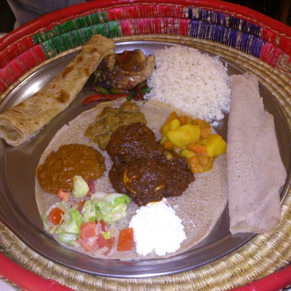 Foto diambil di Restaurante Etiope NURIA oleh Jaime A. pada 1/24/2014