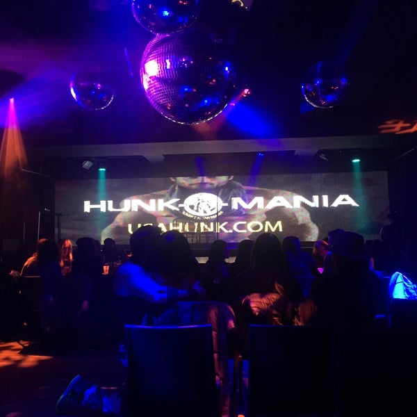 รูปภาพถ่ายที่ Hunk-O-Mania โดย Crystal F. เมื่อ 3/7/2016