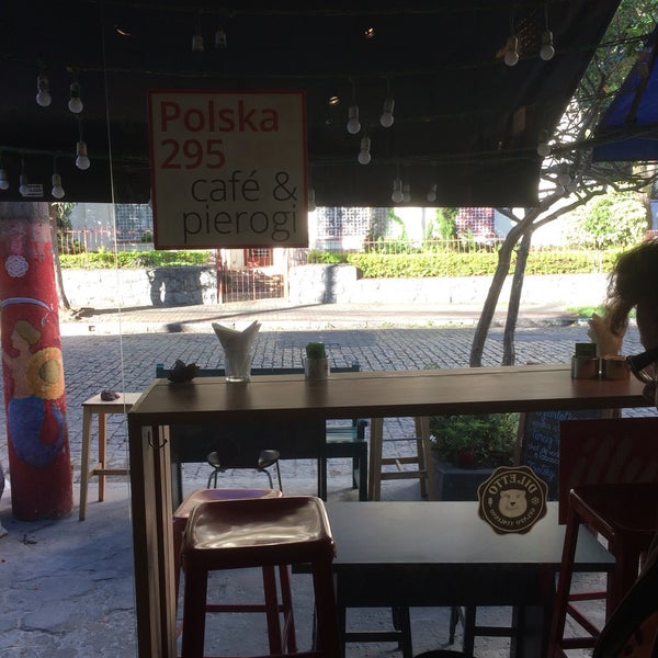 3/31/2017 tarihinde Patricia R.ziyaretçi tarafından Polska café &amp; pierogi'de çekilen fotoğraf