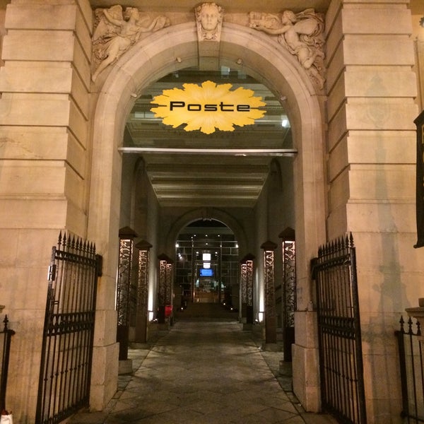 Photo taken at Poste Moderne Brasserie by Ryan E. on 1/15/2015