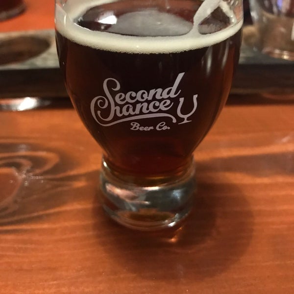 Foto tirada no(a) Second Chance Beer Lounge por Oh F. em 1/27/2018