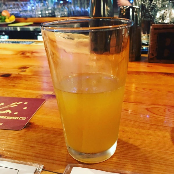 Photo taken at Dunbar Kitchen &amp; Taphouse by Oh F. on 9/20/2018