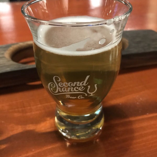Foto tomada en Second Chance Beer Lounge  por Oh F. el 1/27/2018