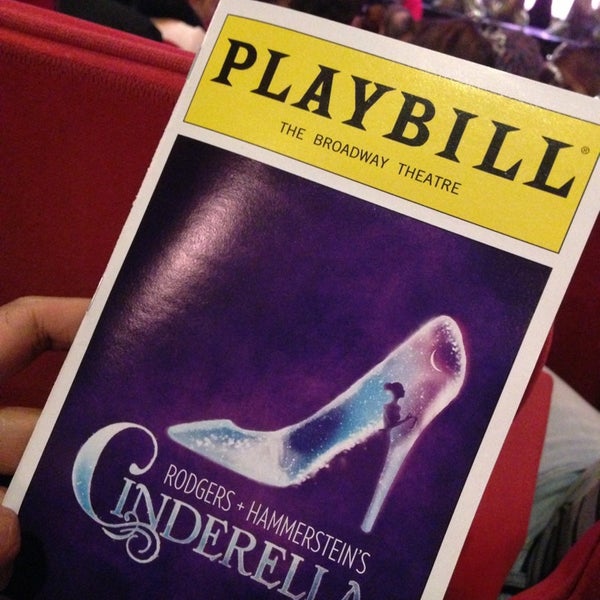 Foto tirada no(a) Cinderella on Broadway por IMG .. em 3/20/2013