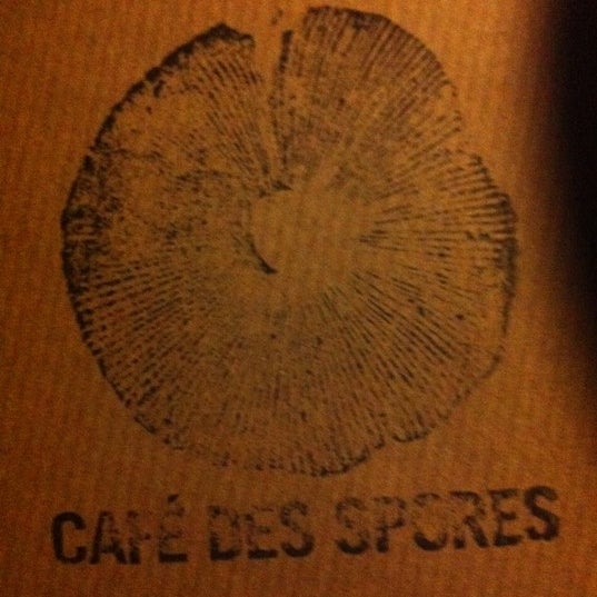 Foto scattata a Café des Spores da Vinz il 10/31/2012