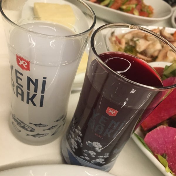 Foto diambil di Çapa Restaurant oleh Ömer Berat A. pada 12/12/2016