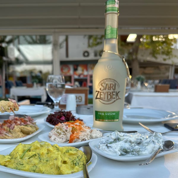 Foto tomada en Çapa Restaurant  por Ömer Berat A. el 8/2/2023