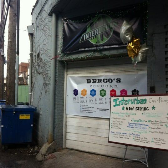 12/8/2012에 Jessica님이 interurban cafe &amp; pastry에서 찍은 사진