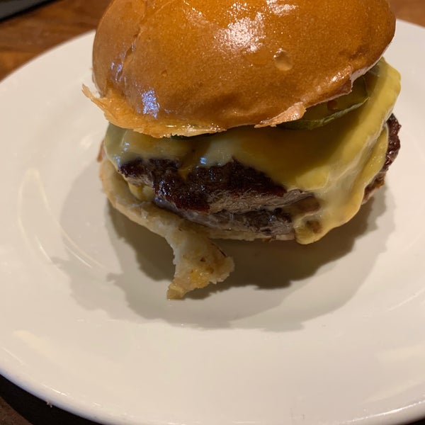 Foto diambil di H&amp;F Burger oleh Chia pada 9/22/2019