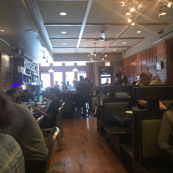 9/9/2018 tarihinde Chuck H.ziyaretçi tarafından Chicago Diner'de çekilen fotoğraf