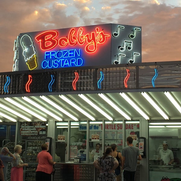 9/8/2016에 Madam C.님이 Bobby&#39;s Frozen Custard에서 찍은 사진