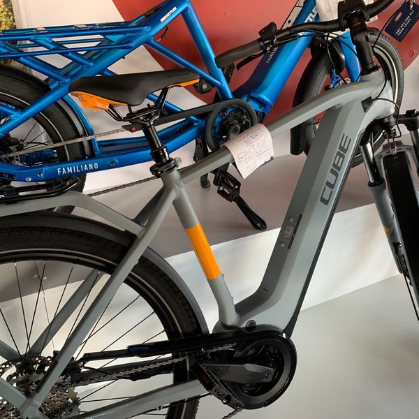 Christophe Louckx bikes & motorbikes SintGenesiusRode, VlaamsBrabant