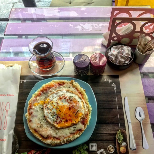 Foto tirada no(a) Bay-Kuş Cafe Kahvaltı por Remzi Ç. em 2/18/2017