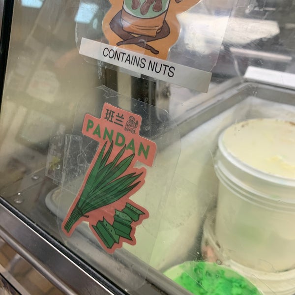Photo taken at The Original Chinatown Ice Cream Factory by Alice L. on 9/3/2020
