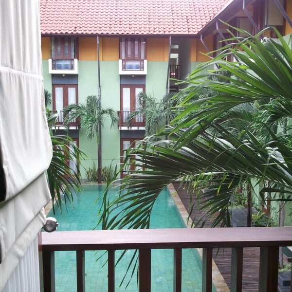 Das Foto wurde bei HARRIS Hotel Tuban Bali von Farahdiana am 1/15/2014 aufgenommen