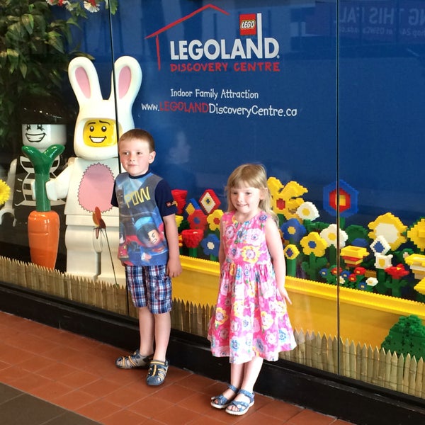 Photo taken at LEGOLAND Discovery Centre Toronto by Helen C. on 5/26/2016
