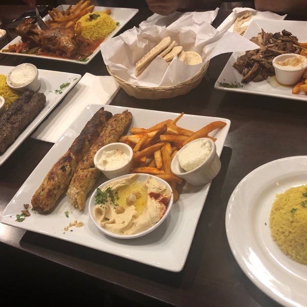 Снимок сделан в Almaza Restaurant пользователем Mohammed A. 4/26/2019