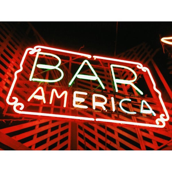 8/3/2013 tarihinde Gilberto D.ziyaretçi tarafından Bar America'de çekilen fotoğraf