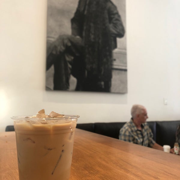 Photo taken at Primo Passo Coffee Co. by H 🇶🇦 on 11/17/2019