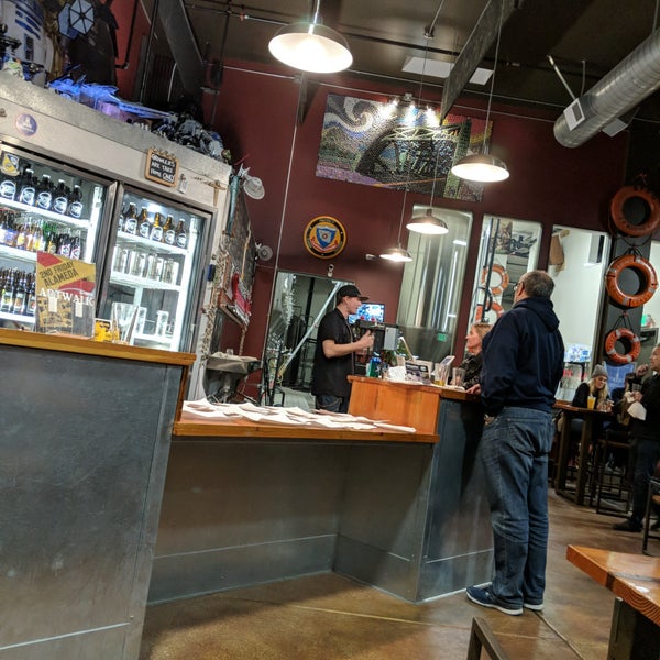 Photo taken at Alameda Island Brewing Company by Adrienne S. on 11/12/2018
