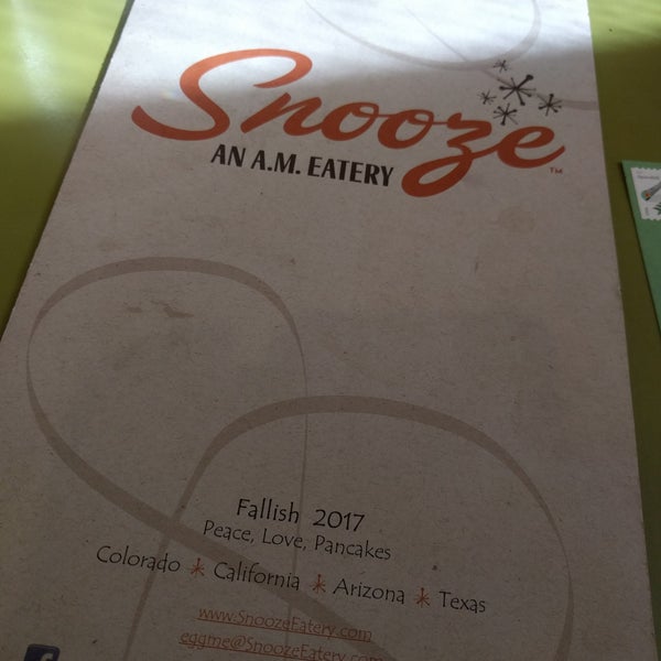 Foto tomada en Snooze, an A.M. Eatery  por Adrienne S. el 10/29/2017