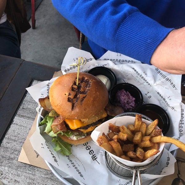 9/3/2018 tarihinde Claudio C.ziyaretçi tarafından La Maestranza Sandwich &amp; Burger Bar'de çekilen fotoğraf