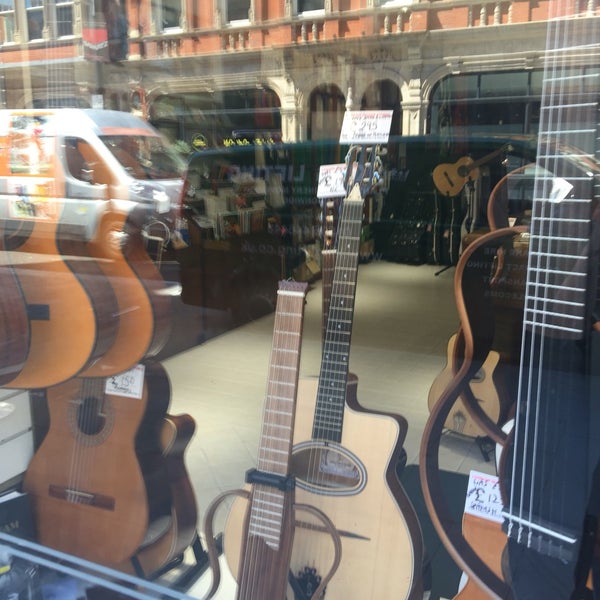 Нам шоу гитары. Лондон гитара. Ibanez js 2410. Бас гитара london. Бас гитара london burns.