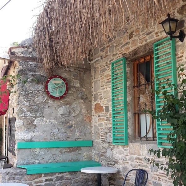 Foto diambil di Eski Datca Evleri - Old Datca Houses oleh &#39;Sevinç J. pada 7/19/2023