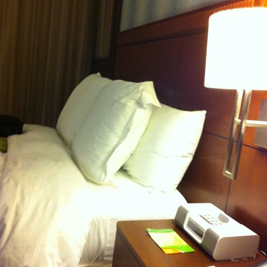 Photo taken at Courtyard by Marriott Seattle Downtown/Pioneer Square by Binsar S. on 1/24/2013