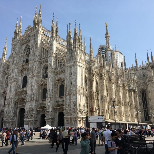 รูปภาพถ่ายที่ Duomo di Milano โดย Michiel B. เมื่อ 4/28/2018
