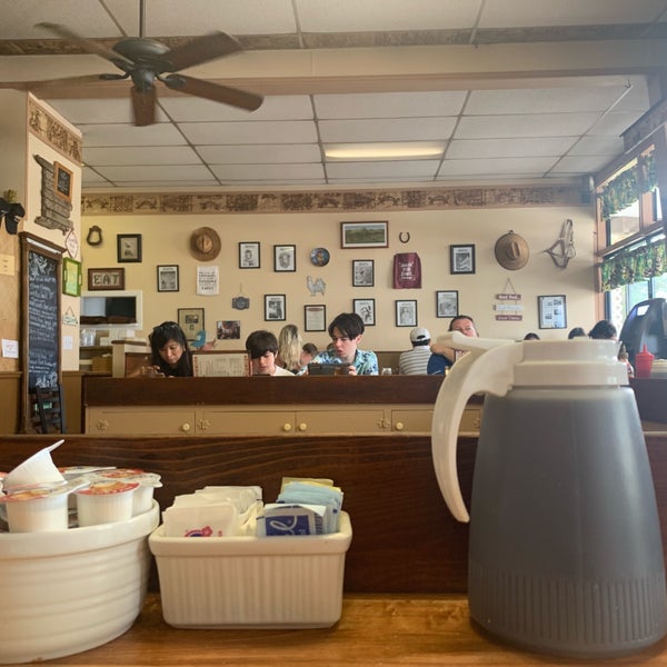 Foto tirada no(a) Hawaiian Style Cafe - Waimea por Ahsan A. em 8/5/2019