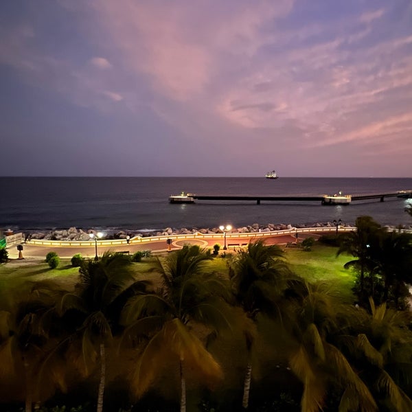 รูปภาพถ่ายที่ Renaissance Curacao Resort &amp; Casino โดย Ahsan A. เมื่อ 5/28/2022