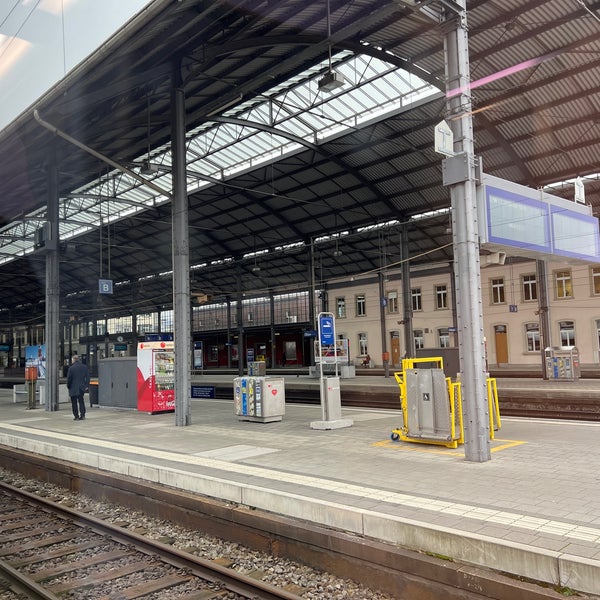 Bahnhof Olten Olten'de Rail Station