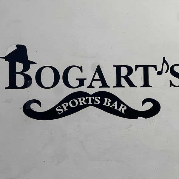Foto scattata a Bogart&#39;s Sports Bar da Ahsan A. il 5/5/2024