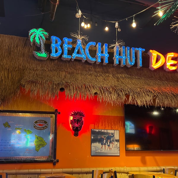 Photo taken at Beach Hut Deli by Ahsan A. on 1/11/2023