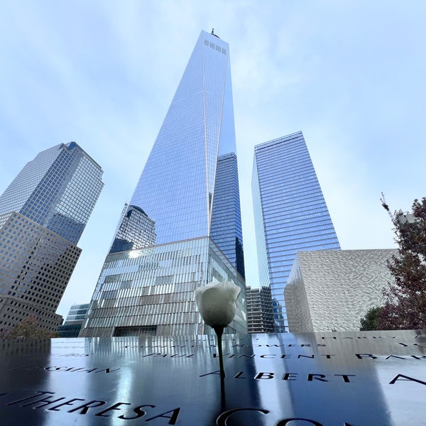 Foto tirada no(a) National September 11 Memorial Museum por Ahsan A. em 11/4/2023