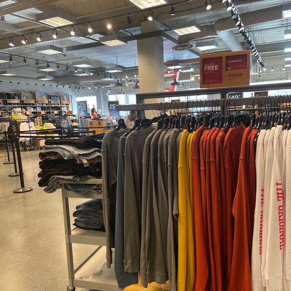 Levi's Outlet Store - 4 tips from 807 visitors