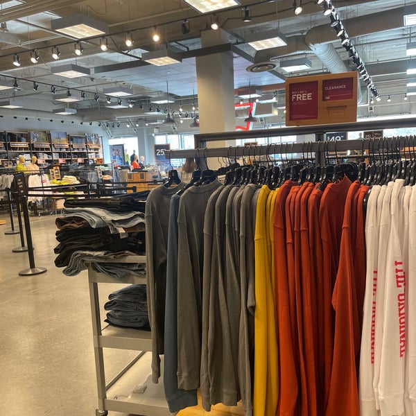 Levi's Outlet Store - 4 tips from 806 